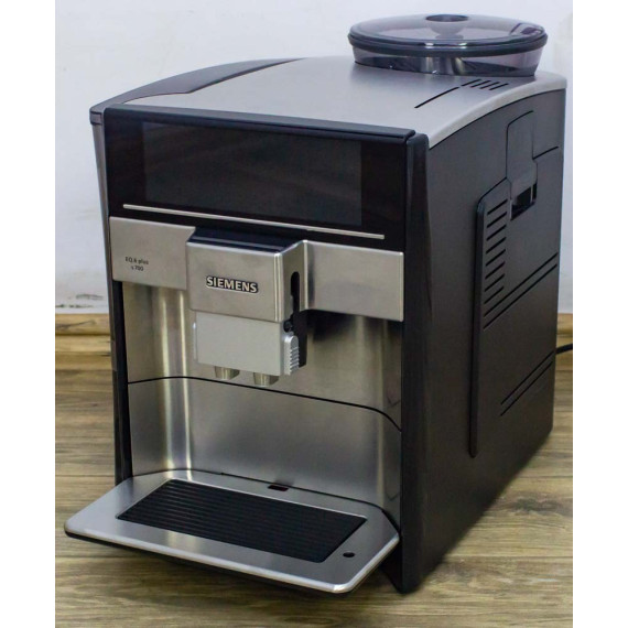 Кофемашина автоматическая Siemens EQ.6 Plus S700 TE657M03DE