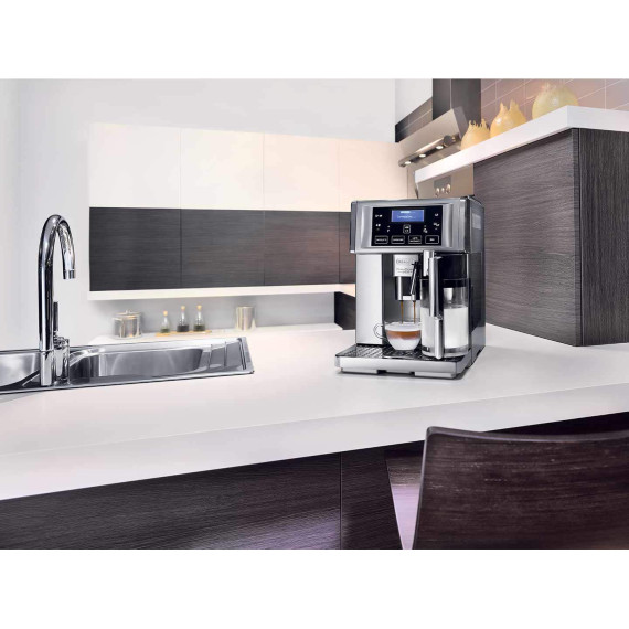 Кофемашина автоматическая Delonghi PrimaDonna Avant ESAM 6720