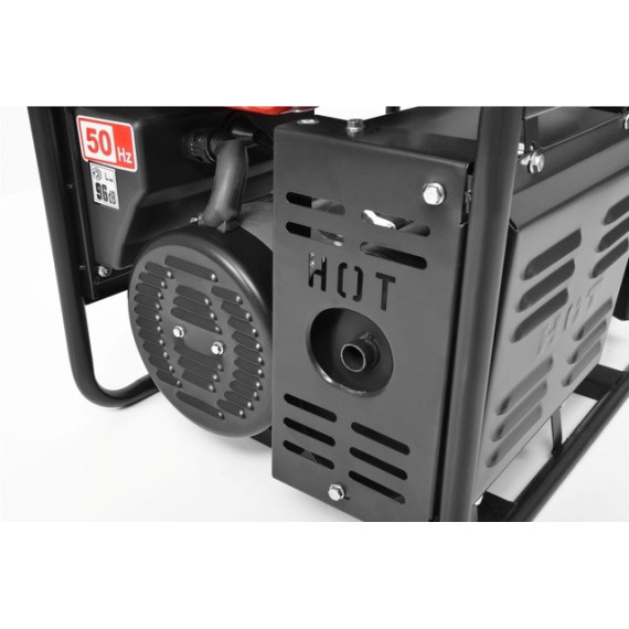 Бензиновый генератор Hecht GG 3300