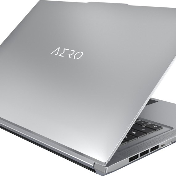GIGABYTE AERO 16 XE5 OLED (XE5-73UK938HP)