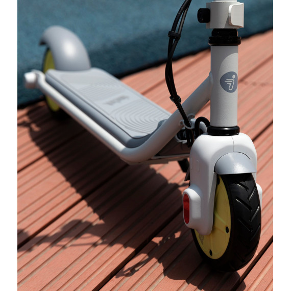 Электросамокат Ninebot eKickScooter ZING C8 (AA.00.0011.61)