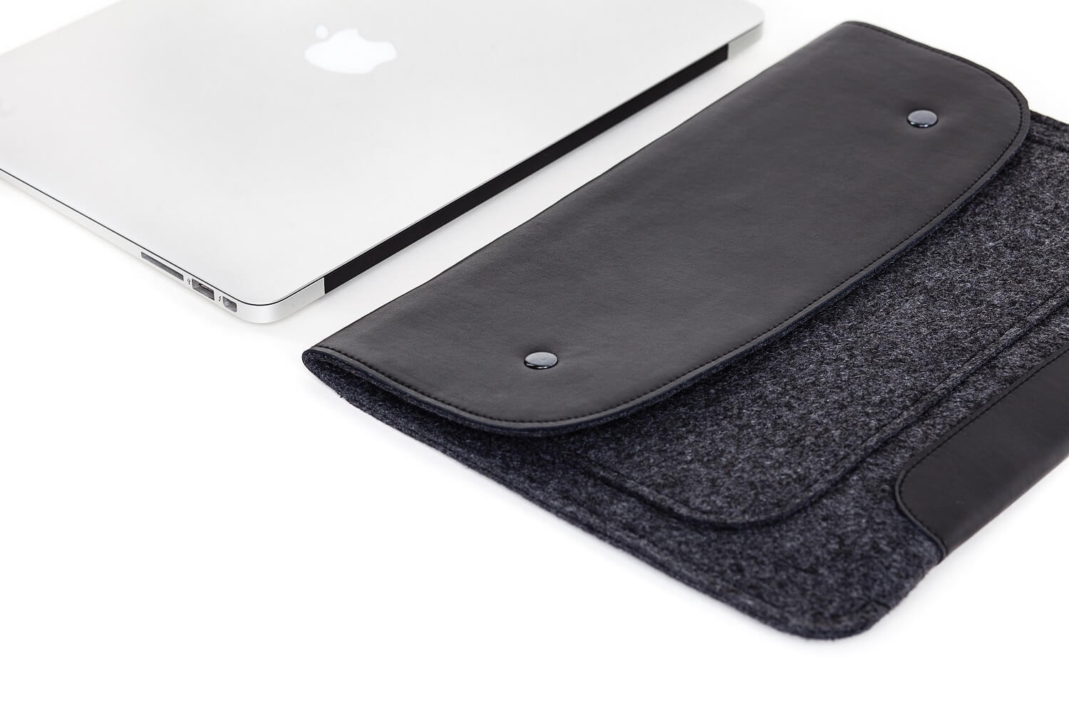 Чехол-конверт Gmakin для Apple MacBook Air 13,3 и Apple MacBook Pro 13,3 черный на кнопках (GM01) - ITMag