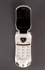 Телефон-раскладушка Ferrari на 2-Sim White